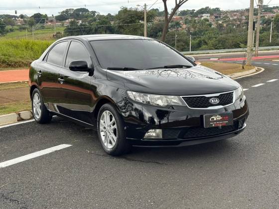 KIA CERATO 1.6 EX3 SEDAN 16V GASOLINA 4P AUTOMÁTICO KIA CERATO 1.6 EX3 SEDAN 16V GASOLINA 4P AUTOMÁTICO